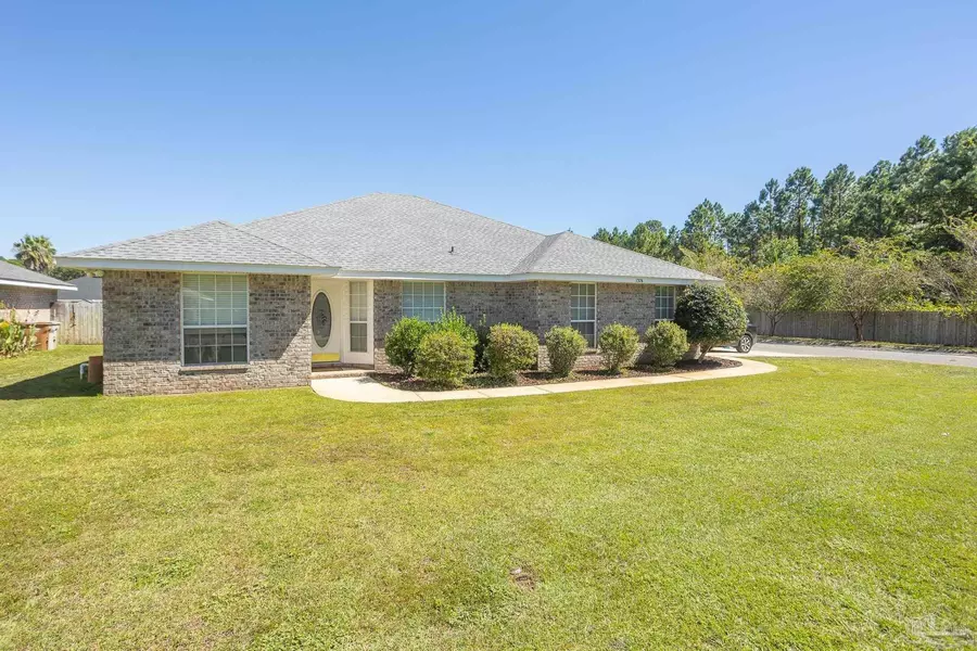 1376 Connemara Cir, Gulf Breeze, FL 32563