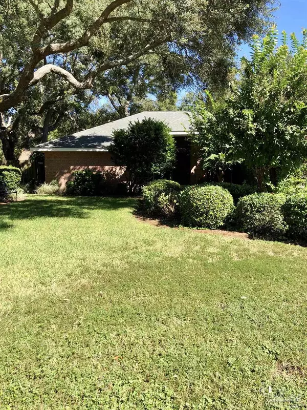 Gulf Breeze, FL 32563,1028 Great Oaks Dr