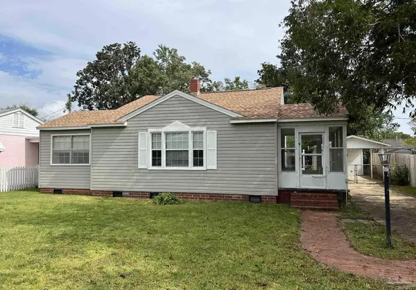 106 SE Kalash Rd, Pensacola, FL 32507