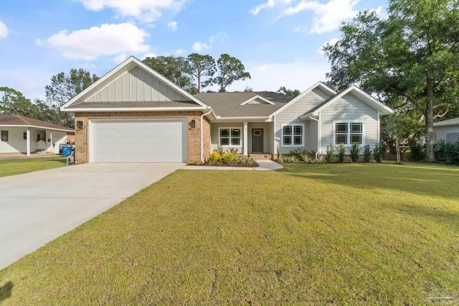 437 York St, Gulf Breeze, FL 32561