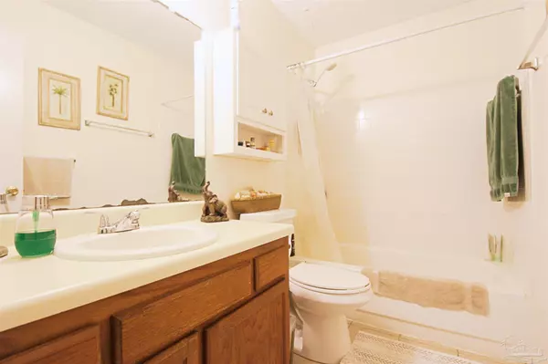 Gulf Breeze, FL 32563,3365 Greenbriar Cir