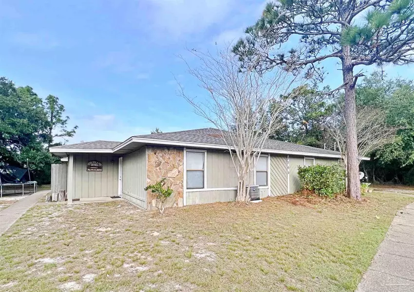 3365 Greenbriar Cir, Gulf Breeze, FL 32563