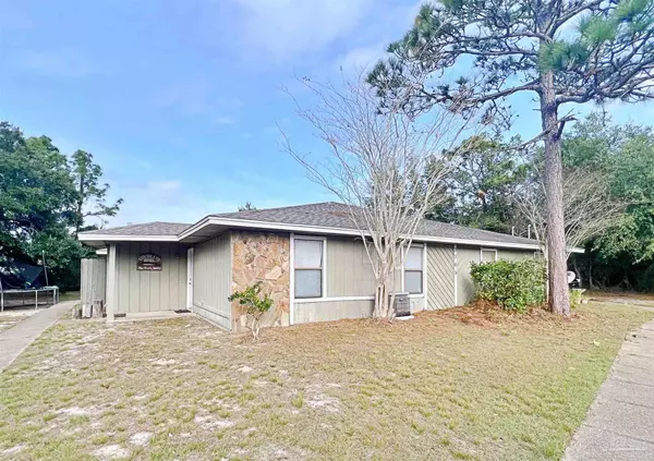 3365 Greenbriar Cir,  Gulf Breeze,  FL 32563