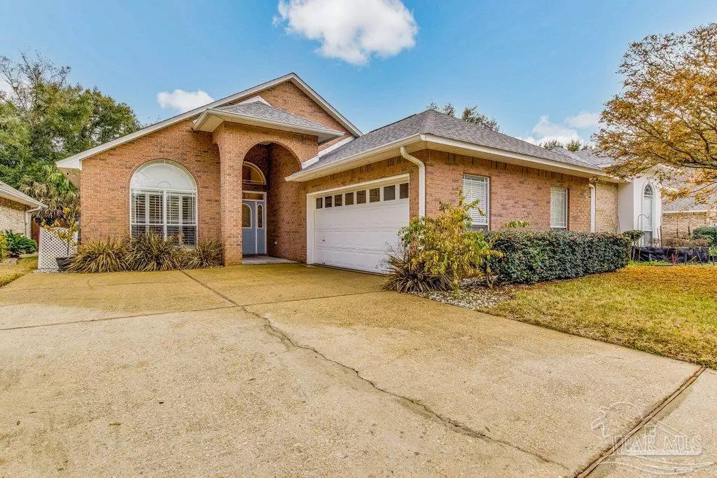 Pensacola, FL 32507,9985 Rail Cir