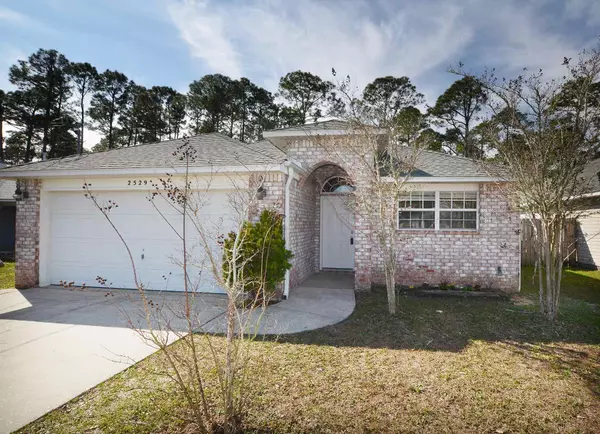 2529 Gulf Breeze Ave, Pensacola, FL 32507