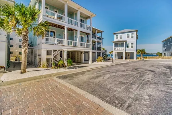 Navarre Beach, FL 32566,1474 Seaside Cir