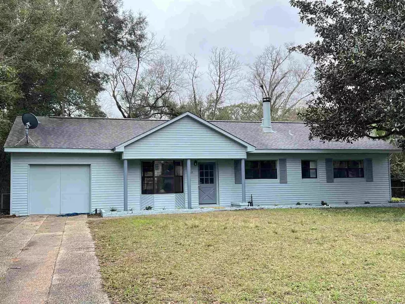 37 Adkinson Dr, Pensacola, FL 32506