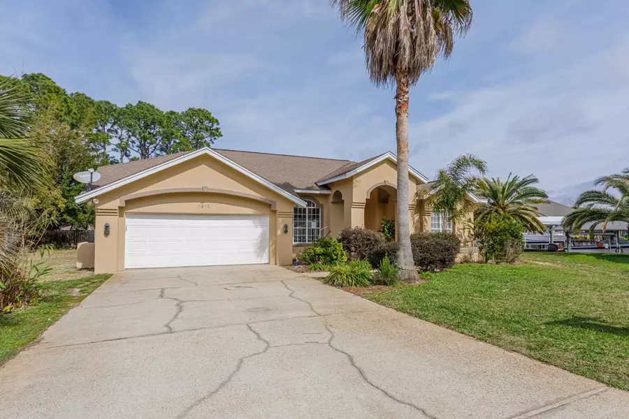 1610 Luzon Ln, Gulf Breeze, FL 32563