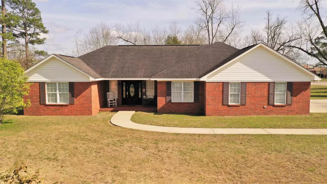 1205 S Presley St, Atmore, AL 36502