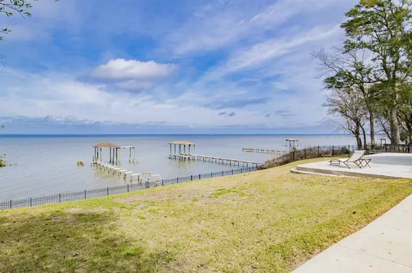 Gulf Breeze, FL 32563,4140 Sandy Bluff Dr