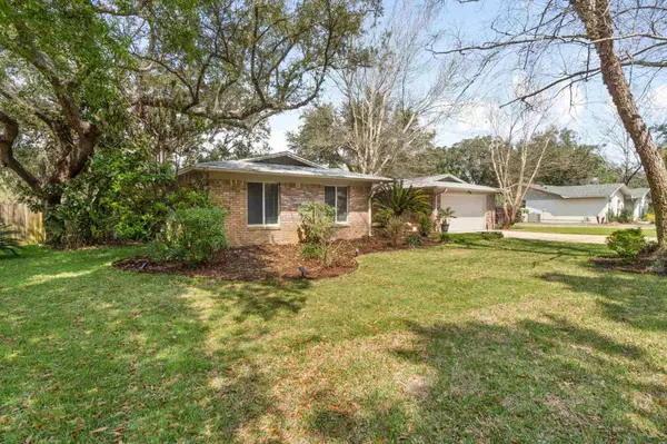 Gulf Breeze, FL 32563,2816 Whisper Oaks Dr