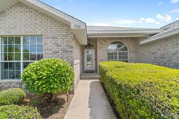 Gulf Breeze, FL 32563,1566 Cypress Bend Trl