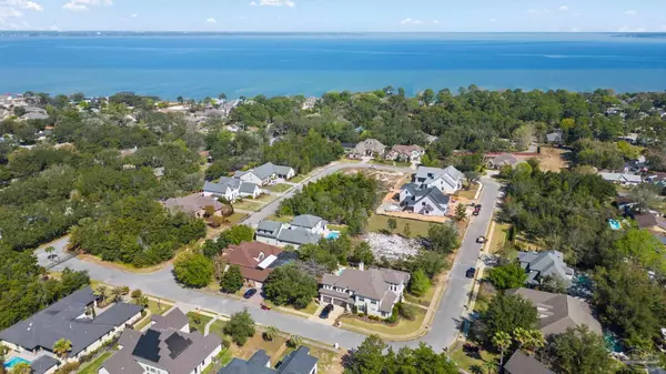 Gulf Breeze, FL 32563,2796 Manor Cir