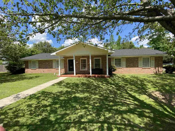 303 E Pine St, Atmore, AL 36502