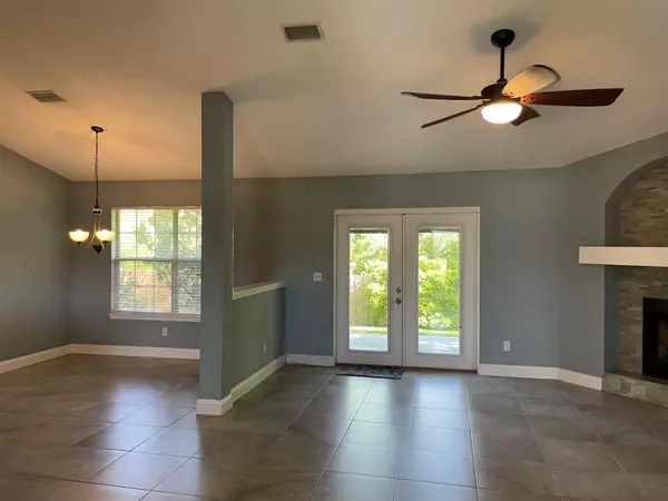 Pensacola, FL 32507,5087 Terra Lake Cir