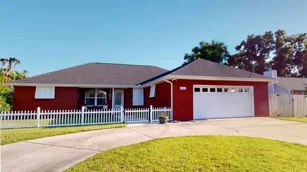 10068 Hummingbird Blvd, Pensacola, FL 32514