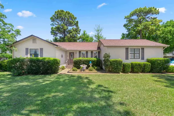 3790 Hidden Oak Dr, Pensacola, FL 32504