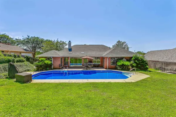 5940 Otter Point Rd, Pensacola, FL 32504