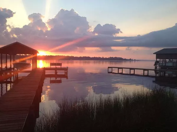 6255 Calle De Hidalgo,  Navarre,  FL 32566