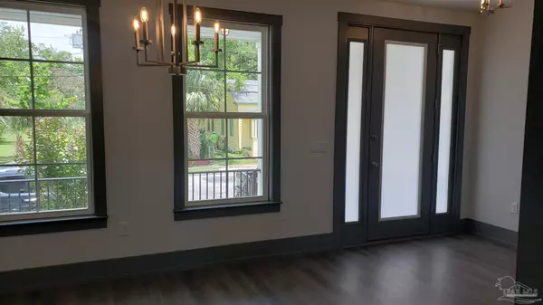 Pensacola, FL 32502,319 W Government St