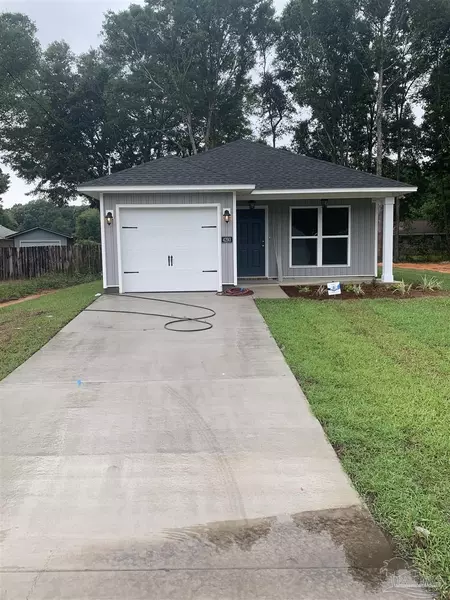 2961 19th Ave, Milton, FL 32583