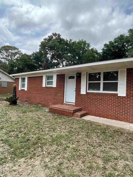 1620 E Burgess Rd, Pensacola, FL 32504