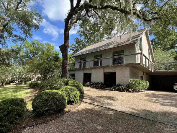 Pensacola, FL 32504,4345 Manolete St