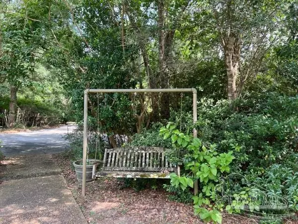 Pensacola, FL 32526,4580 Deerfield Dr