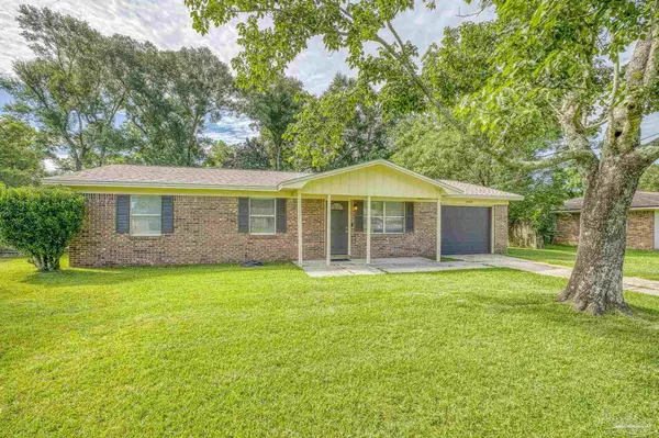1013 Gonzales Park Dr, Cantonment, FL 32533