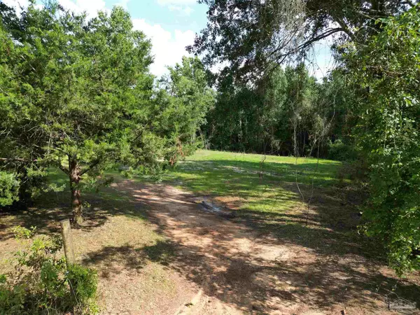 Walnut Hill, FL 32568,8001 Jakes Rd