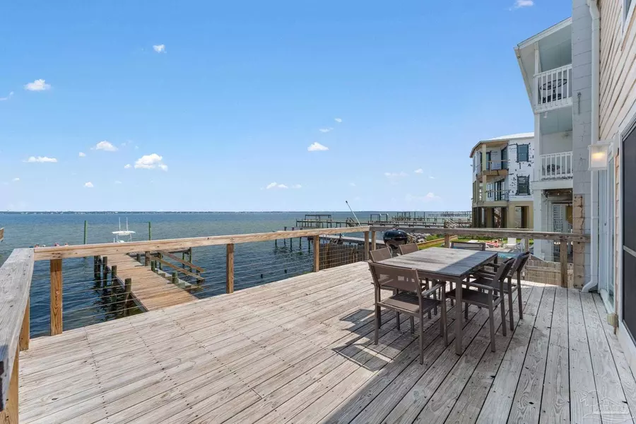 1671 Bulevar Menor, Pensacola Beach, FL 32561