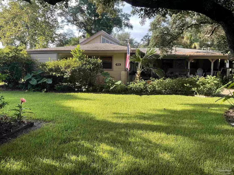 419 Surrey Dr, Gulf Breeze, FL 32561