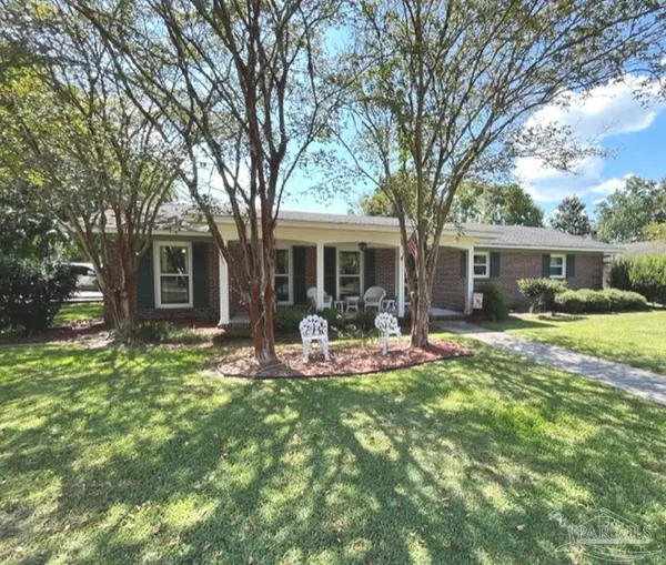 20 Rollins Pl, Atmore, AL 36502