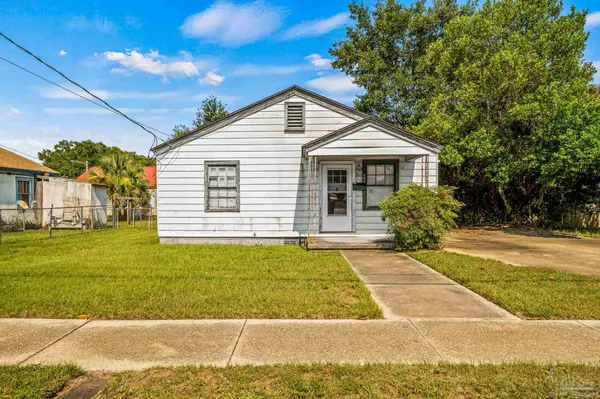 704 S E St, Pensacola, FL 32502
