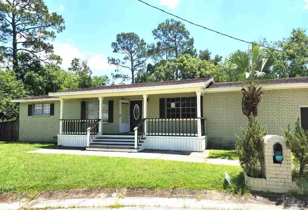 8265 Continental Ct, Pensacola, FL 32506