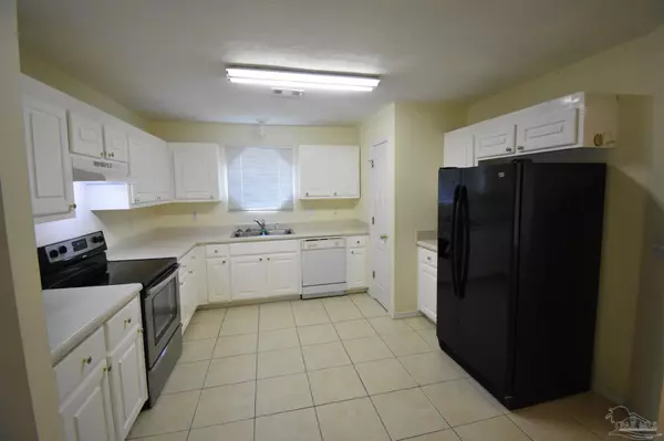 Milton, FL 32583,7725 Rustling Pines Dr