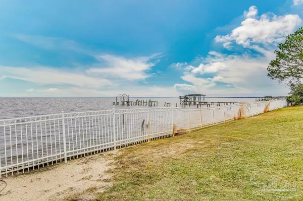 Gulf Breeze, FL 32563,1674 Paradise Cove Ct