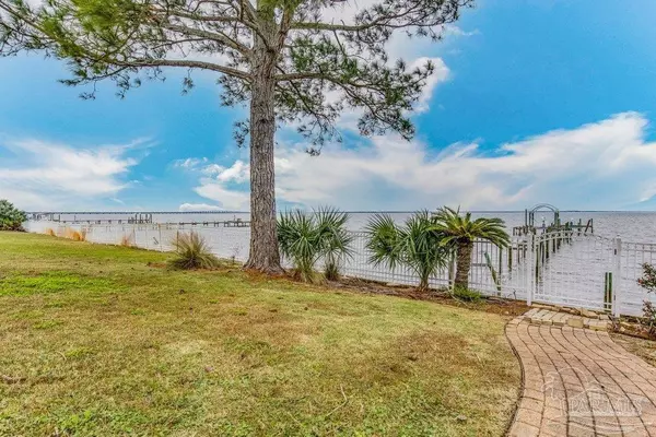 Gulf Breeze, FL 32563,1674 Paradise Cove Ct