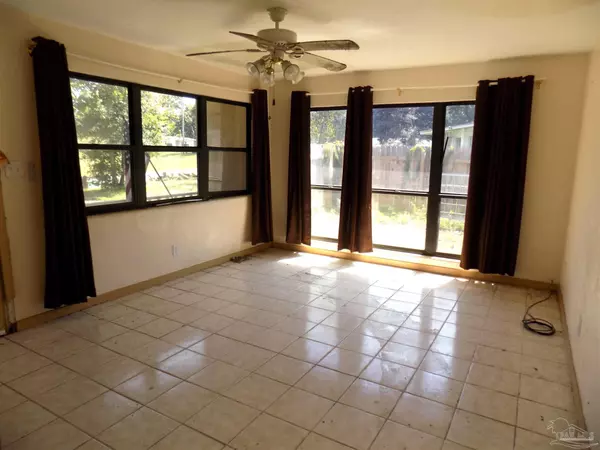 Pensacola, FL 32505,1001 Alexandria Dr