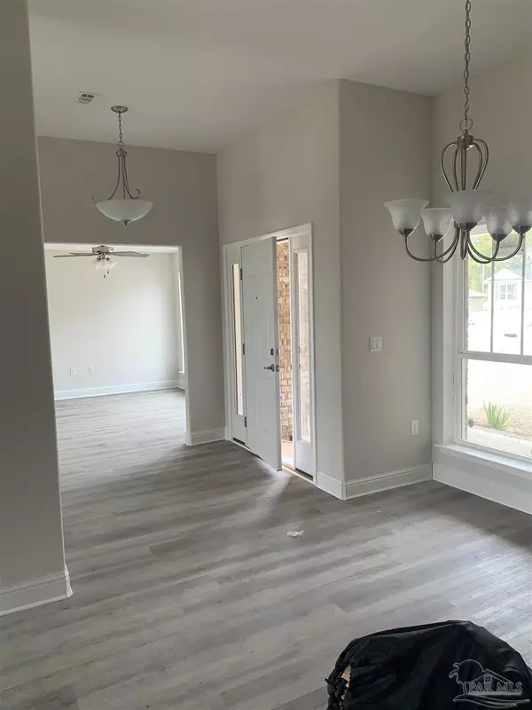 Milton, FL 32583,8011 Twin Cedar Dr