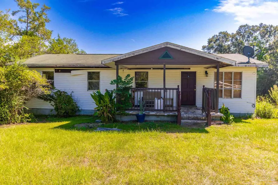 8816 Gibson Rd, Molino, FL 32577