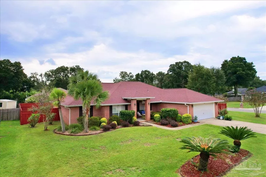 5168 Hawks Nest Dr, Milton, FL 32570