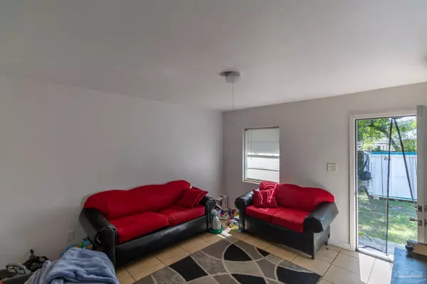 Pensacola, FL 32506,4344-4350 Perdido St
