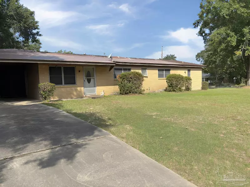 7745 Herrington Dr, Pensacola, FL 32534