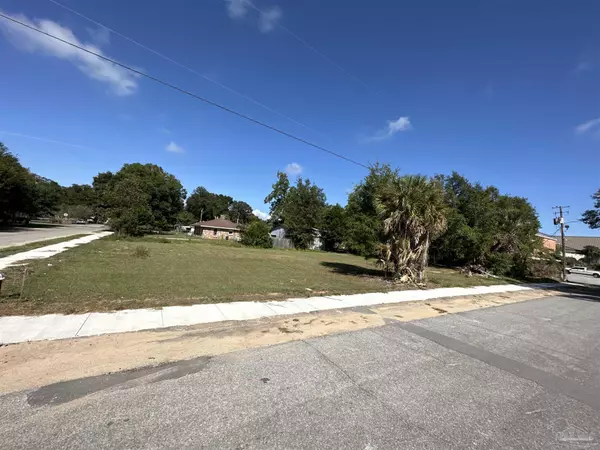 Pensacola, FL 32505,3310 W De Soto St