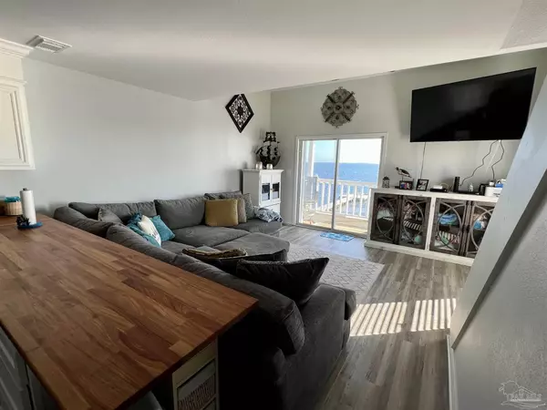 Gulf Breeze, FL 32563,5539 Soundside Dr