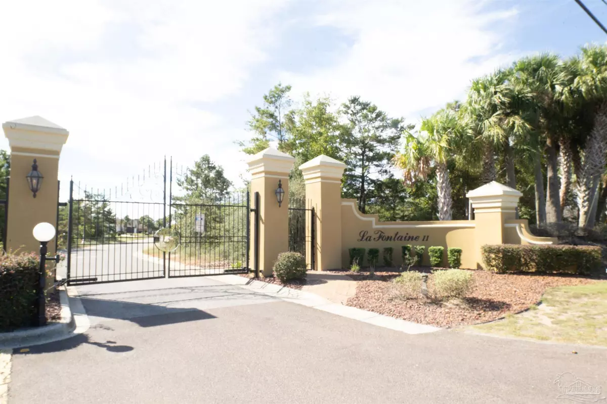 Navarre, FL 32566,2039 Fontainebleau Ct