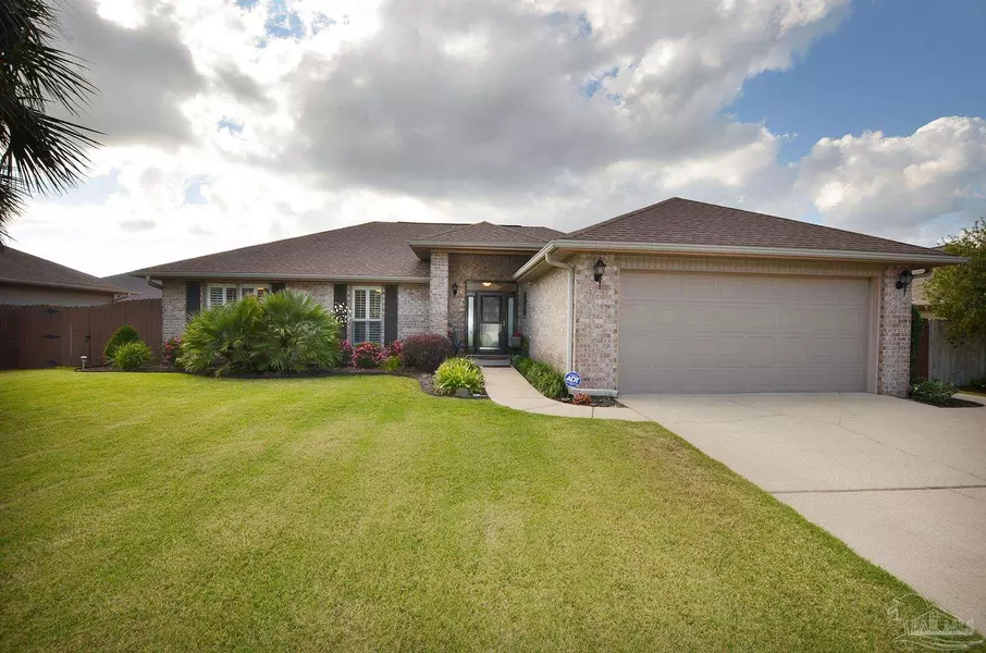 1927 Bay Pine Cir, Gulf Breeze, FL 32563