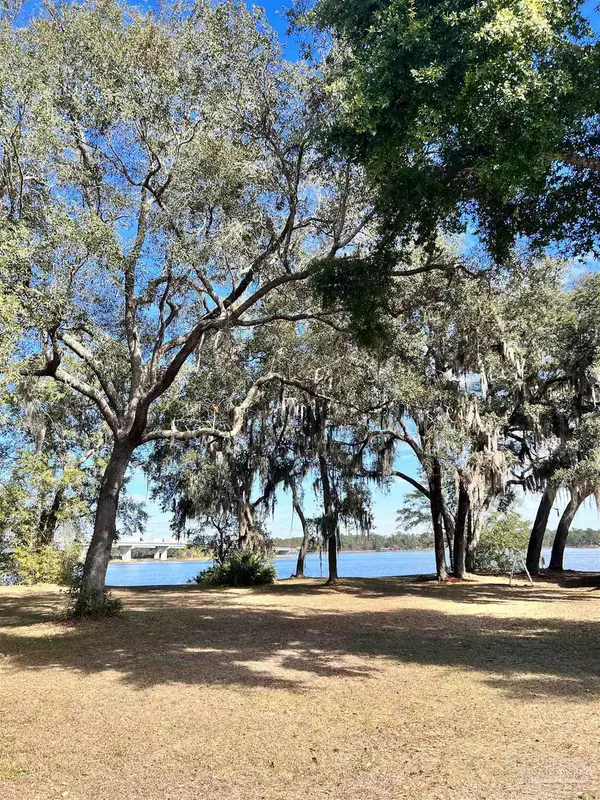 Gordon Wells Dr, Milton, FL 32583