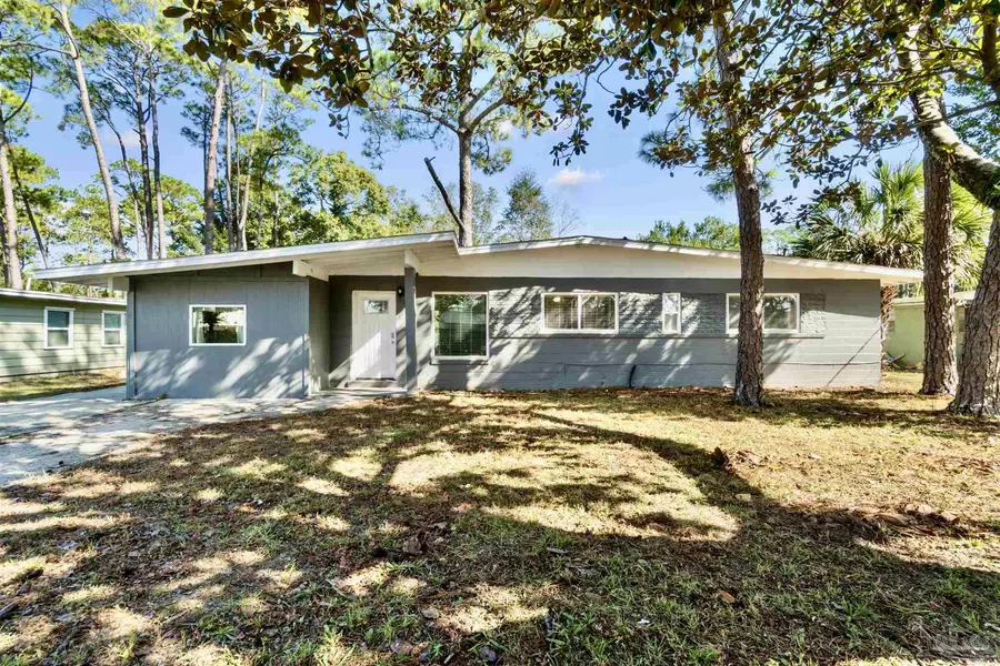 212 W Highland Dr, Pensacola, FL 32503